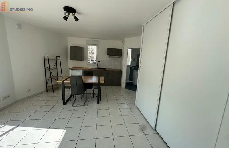 Studio meublé 29m² Bourges - Semi-meublé, lumineux - Photo 4
