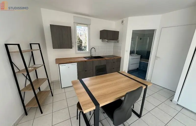 Studio meublé 29m² Bourges - Semi-meublé, lumineux - Photo 3