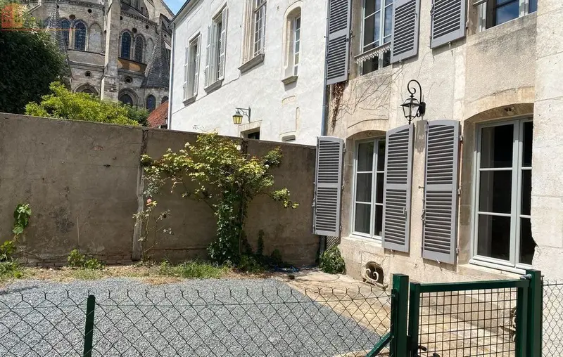 Studio meublé 35m² Bourges - Proche cathédrale, jardin - Photo 1