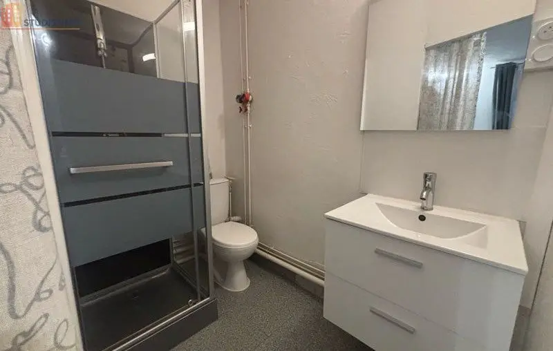 Studio meublé 19m² Saint-Amand-Montrond - Meublé, DPE C - Photo 5