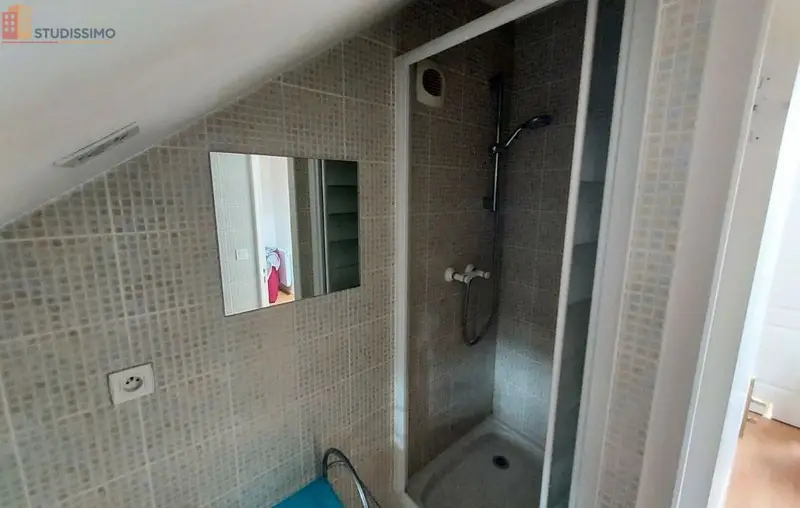 Studio meublé 18m² Tulle 19000 - Meublé, au 3e étage - Photo 3
