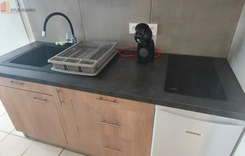 Studio meublé 17m² Dijon 21000 - Proche CHU, 3e étage - Photo 2