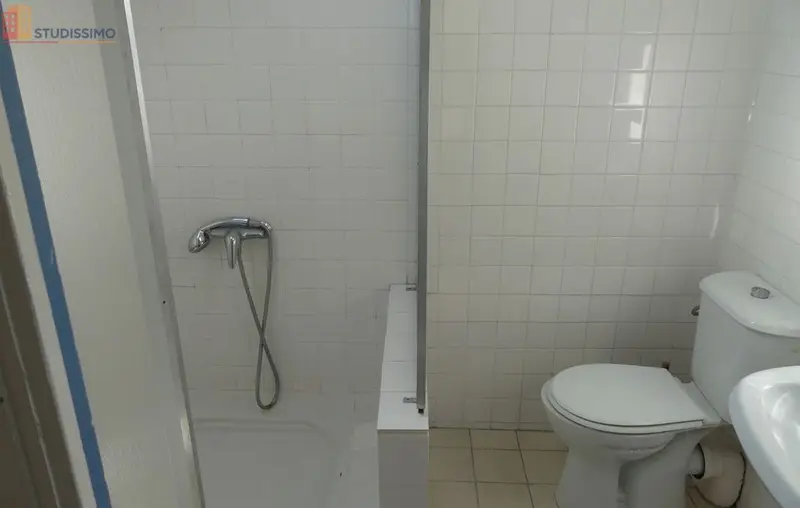 Studio meublé 27m² Loudéac centre - Lumineux, meublé - Photo 3