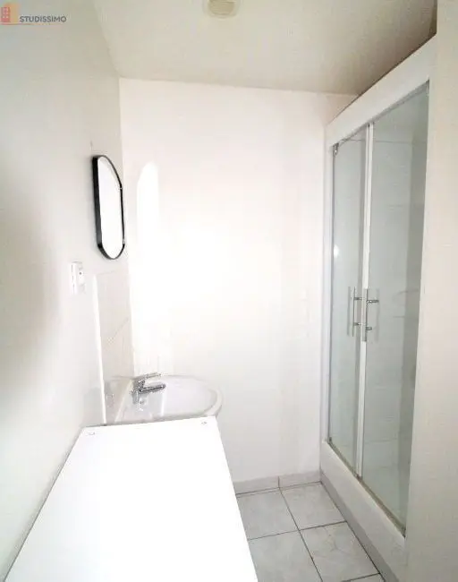 Studio meublé 24m² Besançon - Lumineux, 1er étage - Photo 3