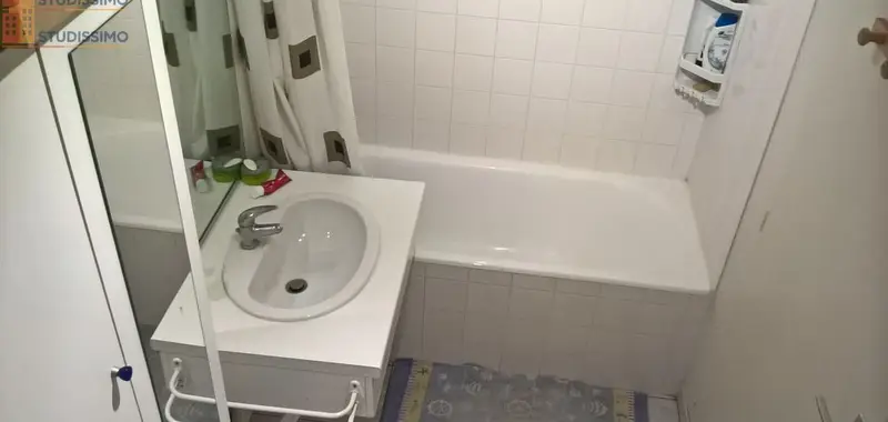 Studio meublé 21m² Besançon - Dernier étage, lumineux - Photo 2