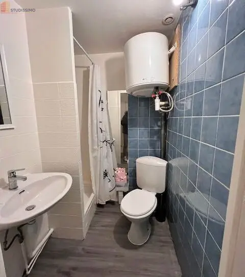 Studio meublé 24m² Besançon 25000 - Lumineux, 2e étage - Photo 1