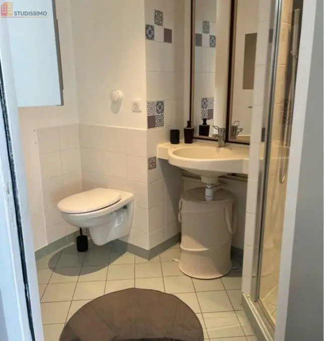 Studio meublé 20m² Montbéliard - Parking, cave - Photo 3