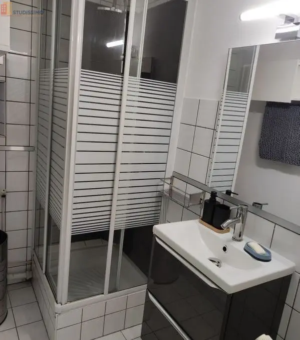 Studio meublé 17m² Montbéliard centre - Meublé, 1er étage - Photo 2