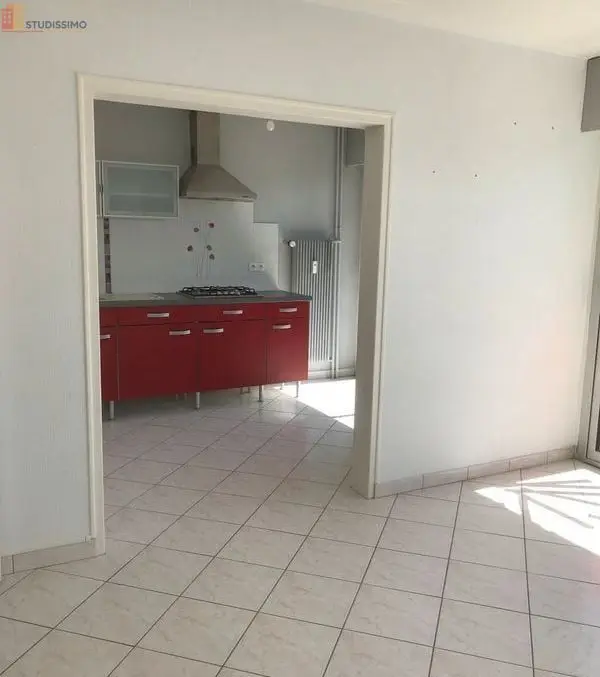 Studio 31m² Pontarlier - Lumineux, proche centre-ville - Photo 2