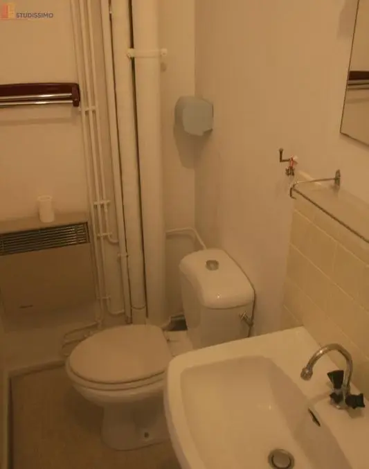 Studio meublé 16m² Besançon - Lumineux, 2e étage - Photo 7