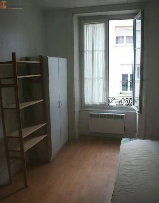 Studio meublé 16m² Besançon - Lumineux, 2e étage - Photo 4