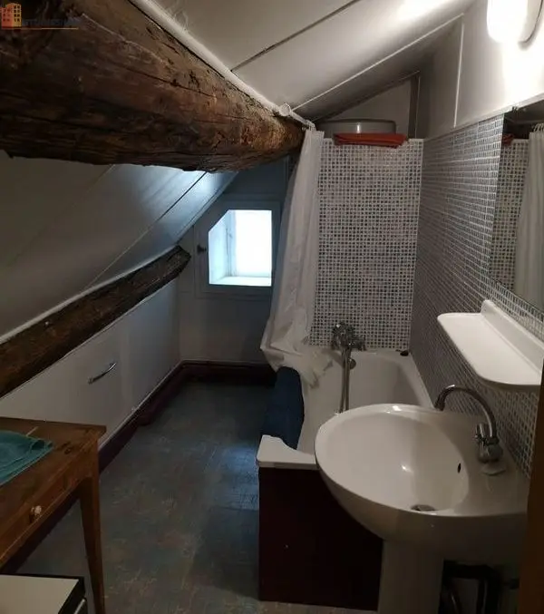 Studio meublé 34m² Montbéliard - Meublé, dernier étage - Photo 1