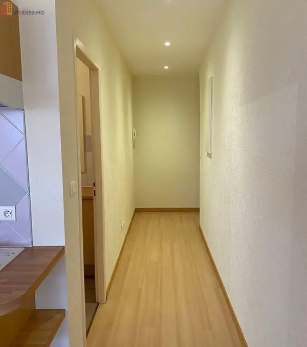 Studio 42m² Pontarlier centre-ville - Lumineux, dernier étage - Photo 2