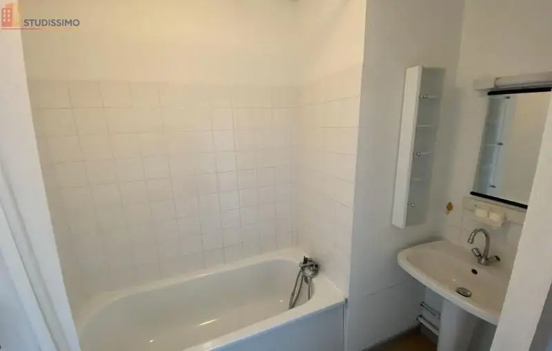 Studio meublé 22m² Valence centre - Lumineux, 2e étage - Photo 2