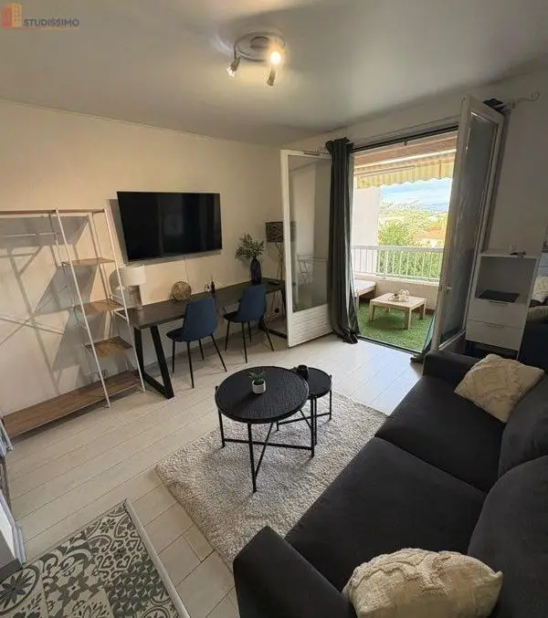 Studio meublé 20m² Romans-sur-Isère centre - Terrasse, parking - Photo 4