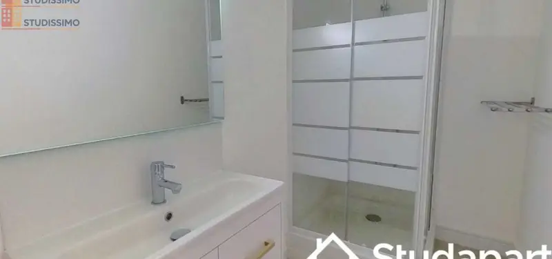 Studio 116m² Le Tronquay 27480 - Meublé, étage élevé - Photo 1