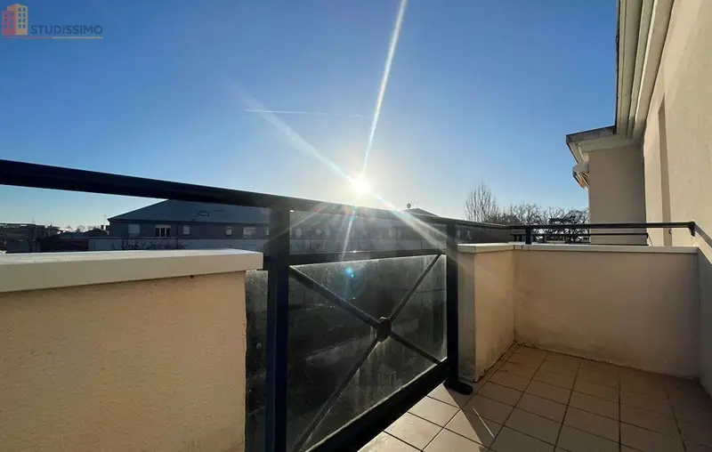 Studio meublé 25m² Chartres - Lumineux, dernier étage - Photo 1