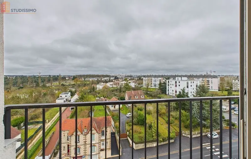 Studio 34m² Chartres - Dernier étage, lumineux - Photo 2