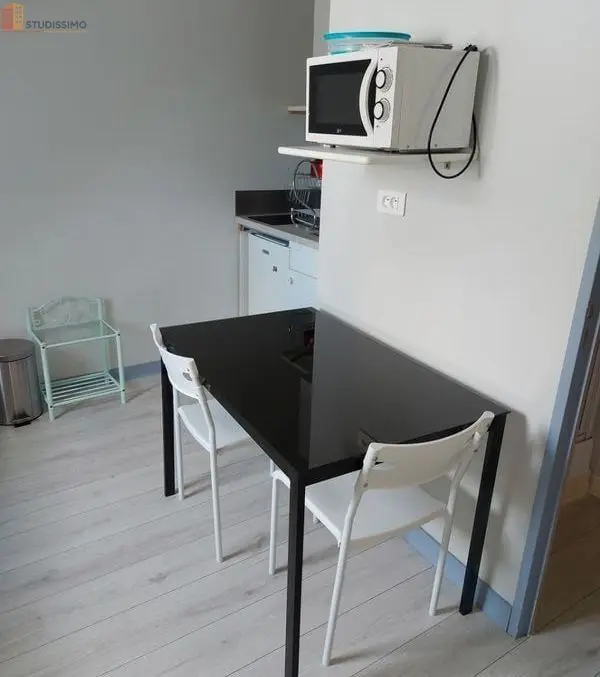 Studio meublé 17m² Quimper 29000 - Lumineux, dernier étage - Photo 2