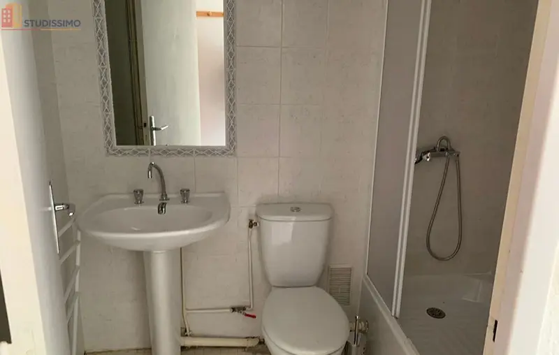 Studio meublé 15m² Nîmes centre - Calme, lumineux - Photo 4