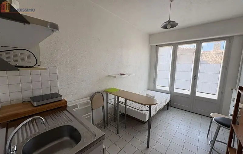 Studio meublé 15m² Nîmes centre - Calme, lumineux - Photo 3