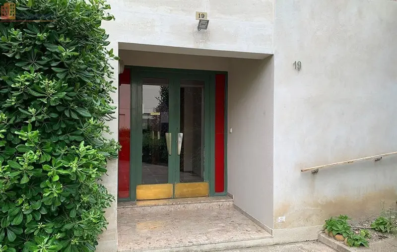 Studio meublé 15m² Nîmes centre - Calme, lumineux - Photo 1