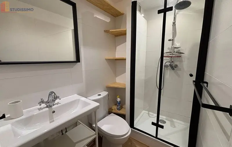 Studio meublé 17m² Nîmes centre - Meublé, 2e étage - Photo 17