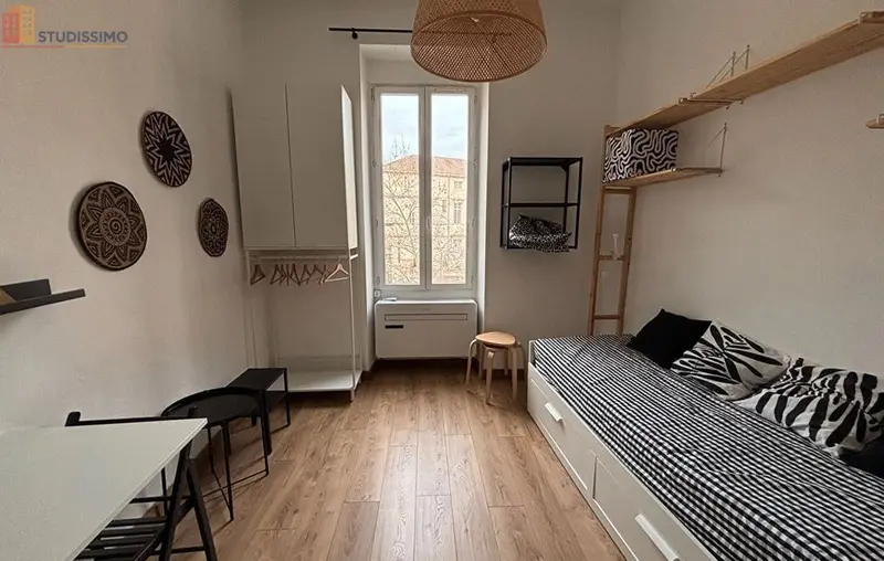 Studio meublé 17m² Nîmes centre - Meublé, 2e étage - Photo 9