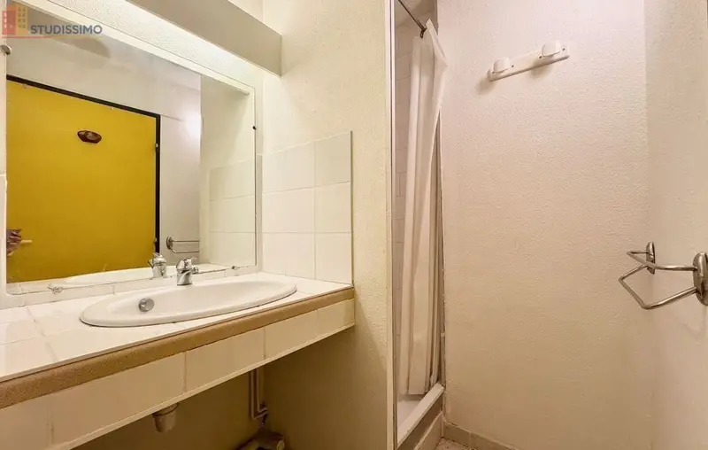 Studio meublé 18m² Nîmes 30900 - Meublé, DPE C - Photo 2