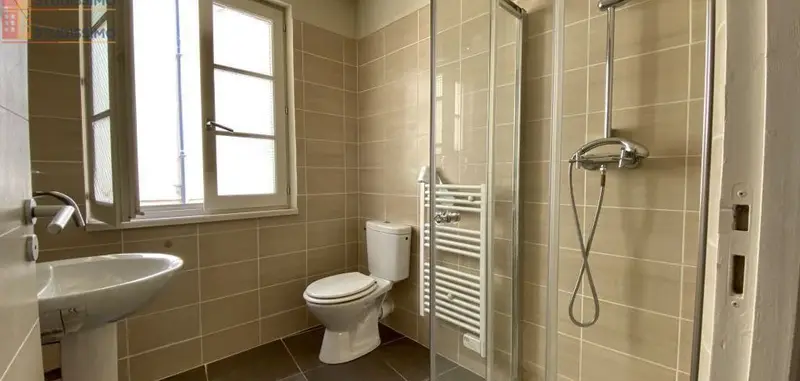 Studio 34m² Nîmes - Étage élevé, DPE C - Photo 1