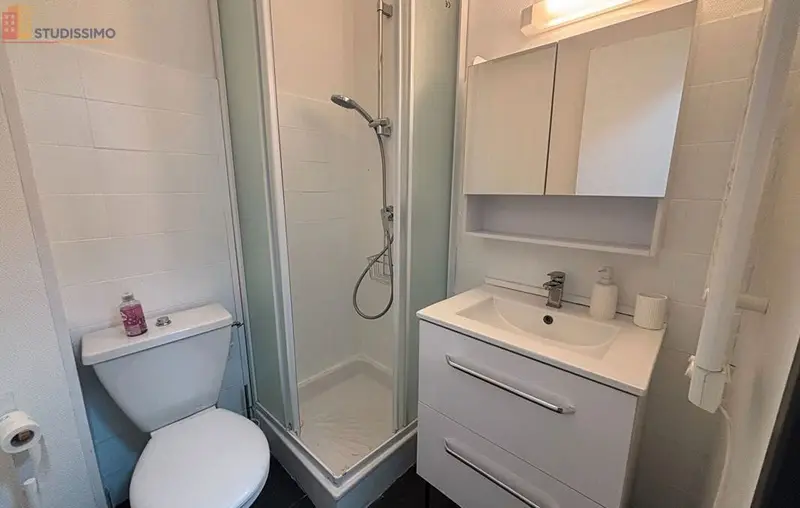 Studio meublé 14m² Nîmes centre - Meublé, DPE C - Photo 3