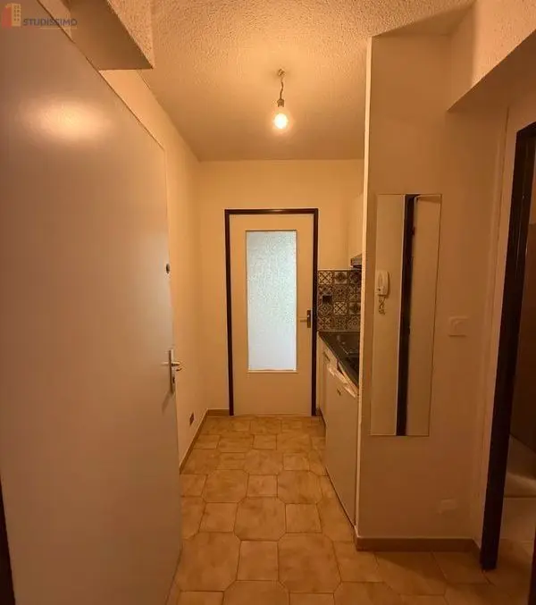 Studio 20m² Nîmes 30000 - Jardin, parking - Photo 6