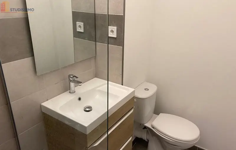 Studio 22m² Nîmes centre - 4e étage, DPE D - Photo 6