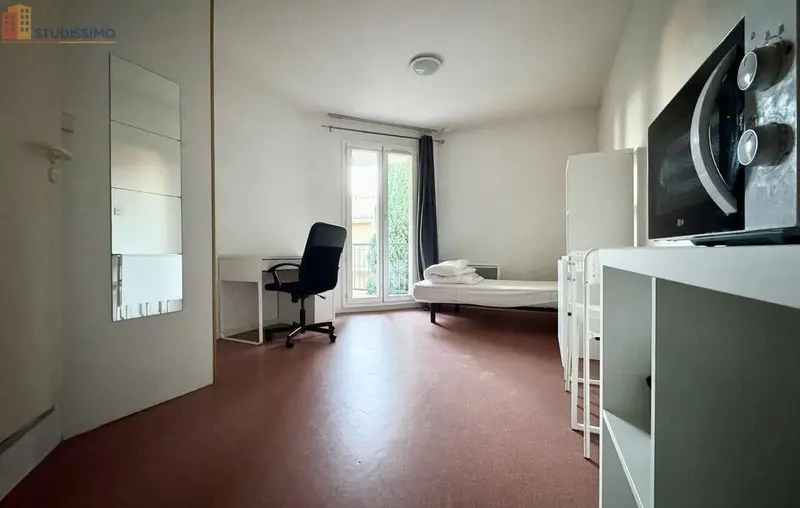 Studio meublé 16m² Nîmes 30900 - Meublé, DPE D - Photo 4