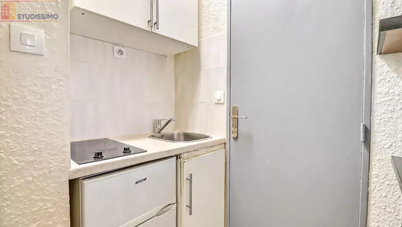 Studio meublé 21m² Nîmes centre - Meublé, DPE D - Photo 1