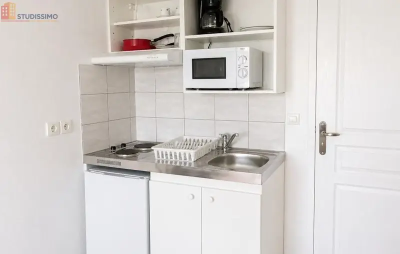 Studio meublé 17m² Nîmes - Meublé, DPE D - Photo 1