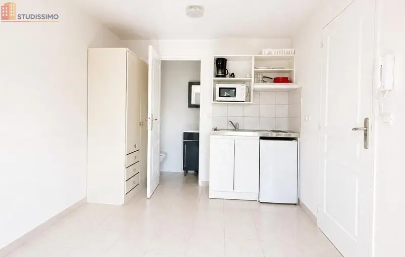 Studio meublé 17m² Nîmes - Meublé, DPE D - Photo 4