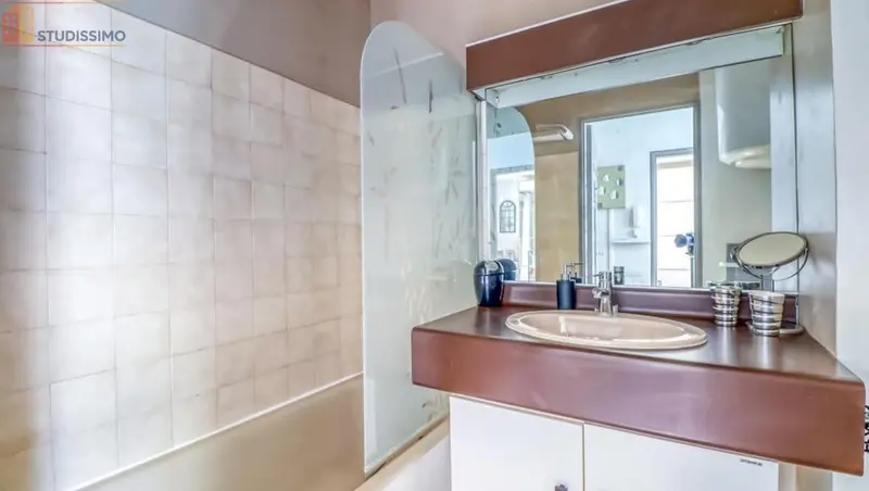 Studio meublé 23m² Nîmes 30900 - Meublé, 1 pièce - Photo 1