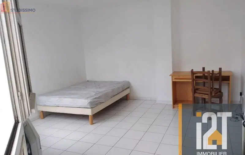 Studio meublé 27m² Nîmes centre - Meublé, 4e étage - Photo 1