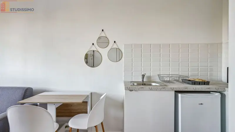 Studio meublé 17m² Nîmes 30900 - Lumineux, 4e étage - Photo 21