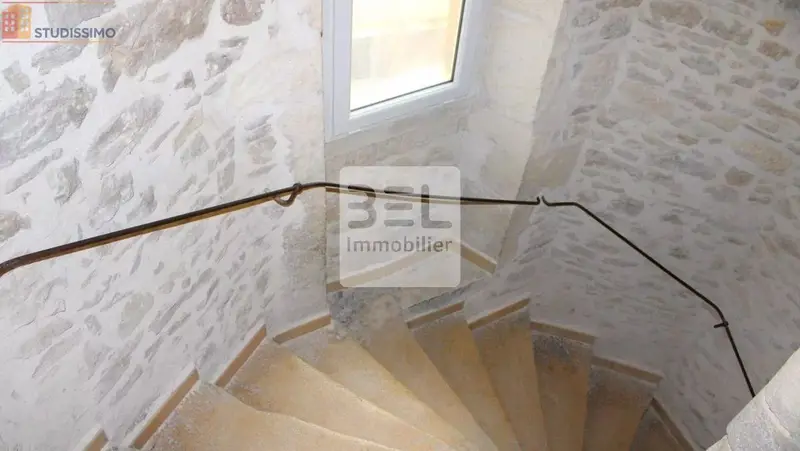 Studio 23m² Bagnols-sur-Cèze - Meublé, 2e étage - Photo 1