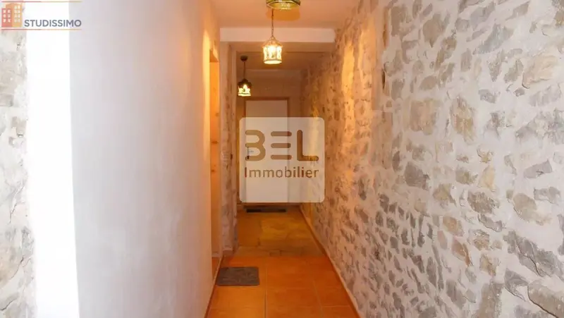Studio 23m² Bagnols-sur-Cèze - Meublé, 2e étage - Photo 2