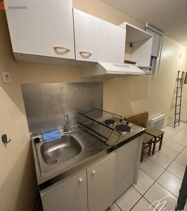 Studio 9m² Nîmes 30900 - Meublé, DPE D - Photo 4