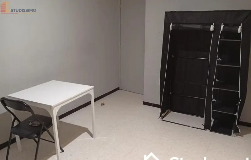 Studio 70m² Nîmes 30900 - Meublé, 5e étage - Photo 1