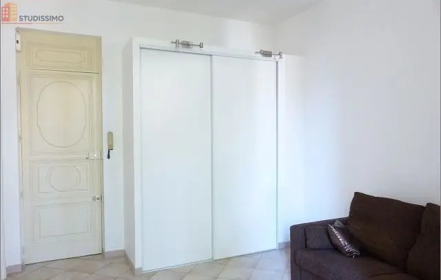 Studio meublé 38m² Nîmes - Meublé, DPE D - Photo 9