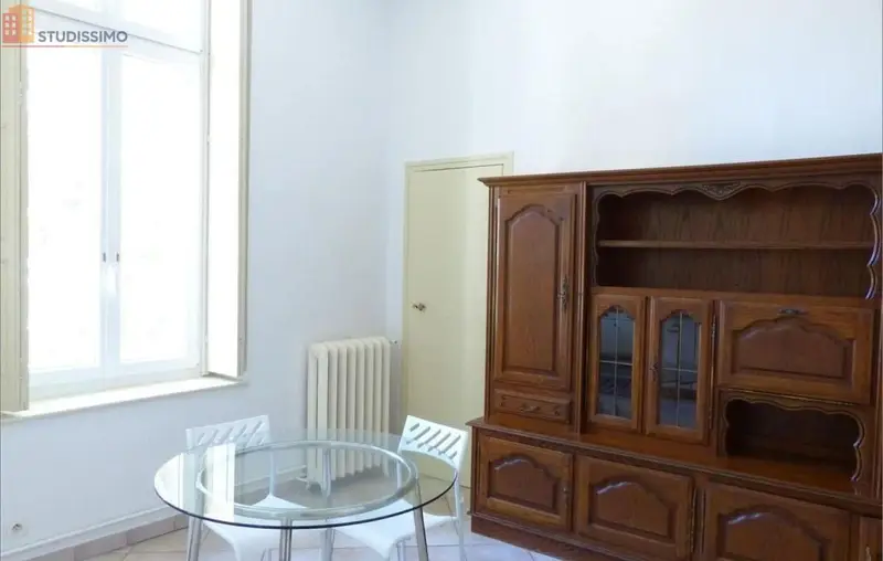 Studio meublé 38m² Nîmes - Meublé, DPE D - Photo 4