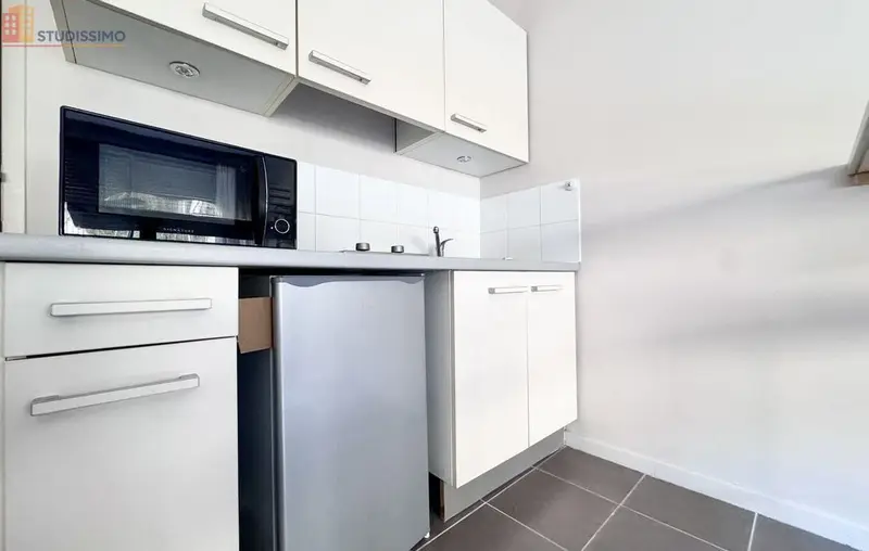 Studio meublé 20m² Nîmes 30900 - Meublé, 1 pièce - Photo 2