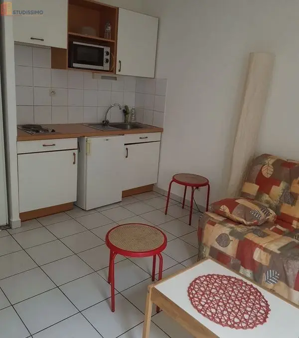 Studio meublé 22m² Nîmes centre - Proche Gambetta - Photo 2