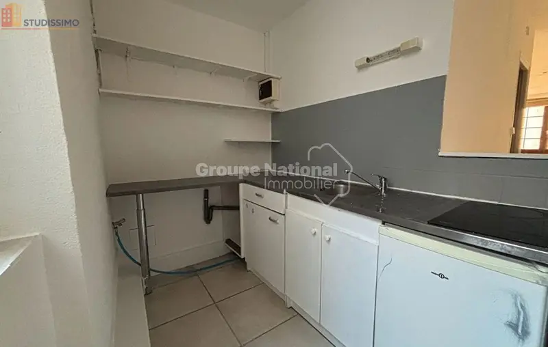 Studio 31m² Nîmes centre - Lumineux, bon état - Photo 3