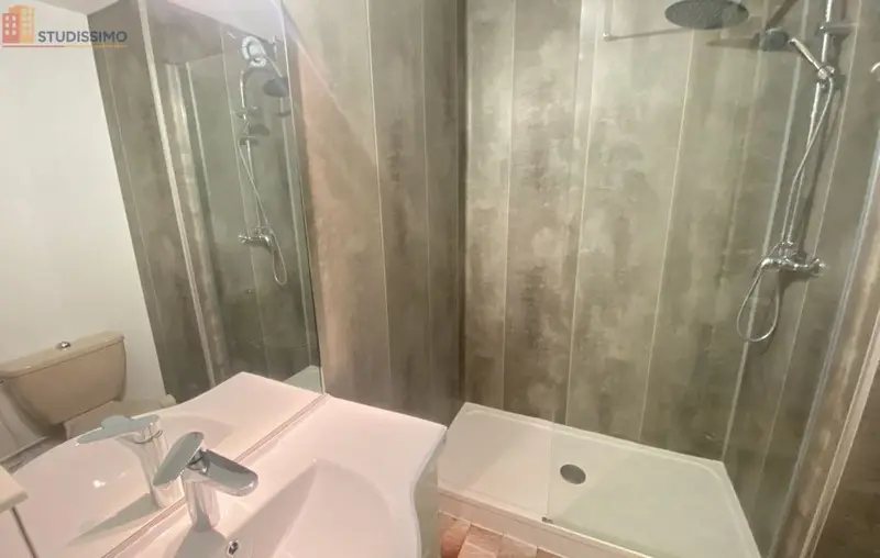Studio 26m² Nîmes 30900 - DPE C, 1er étage - Photo 1
